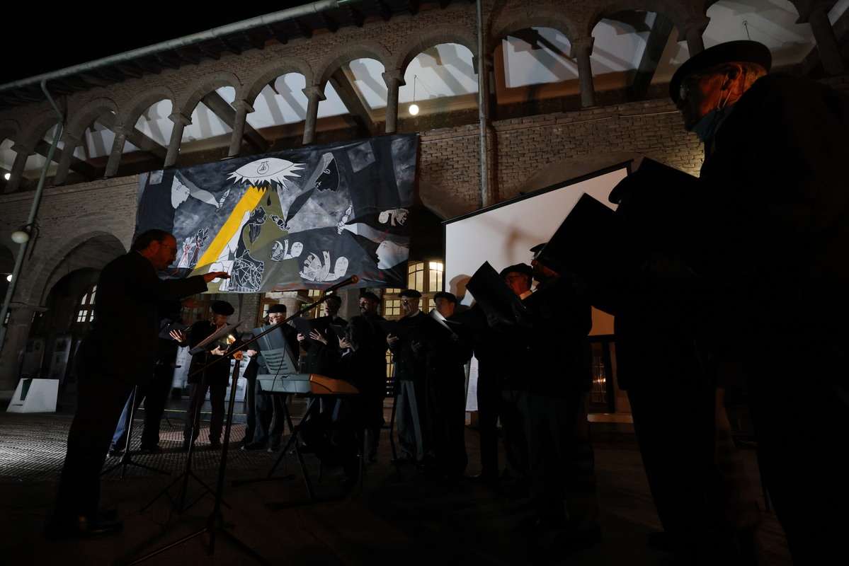 A 89 años del bombardeo de Gernika: Estética UC inaugura exposición y ciclo de actividades sobre arte, memoria y derechos humanos